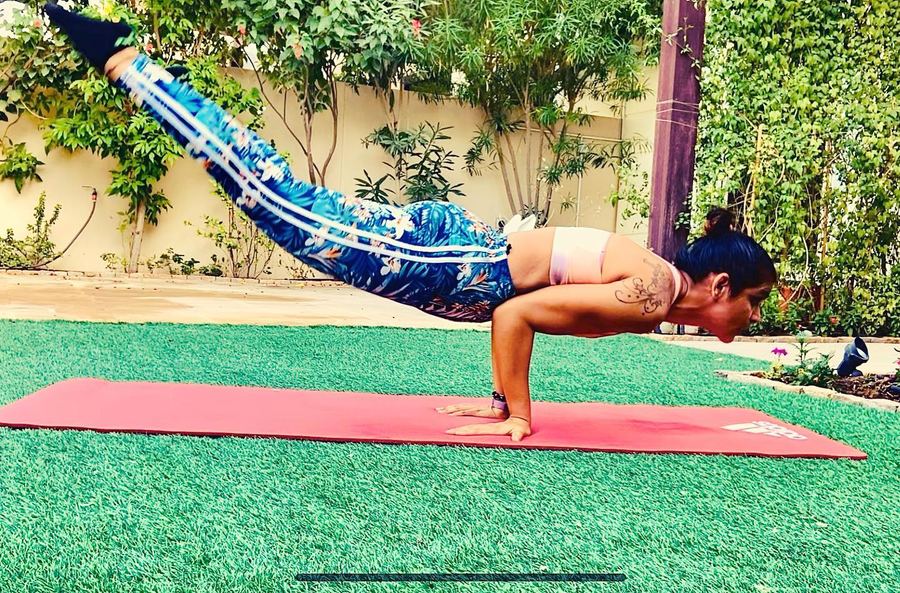 Aastha Chopra in Peacock (Mayurasana), Garden, Dubai, May 2020