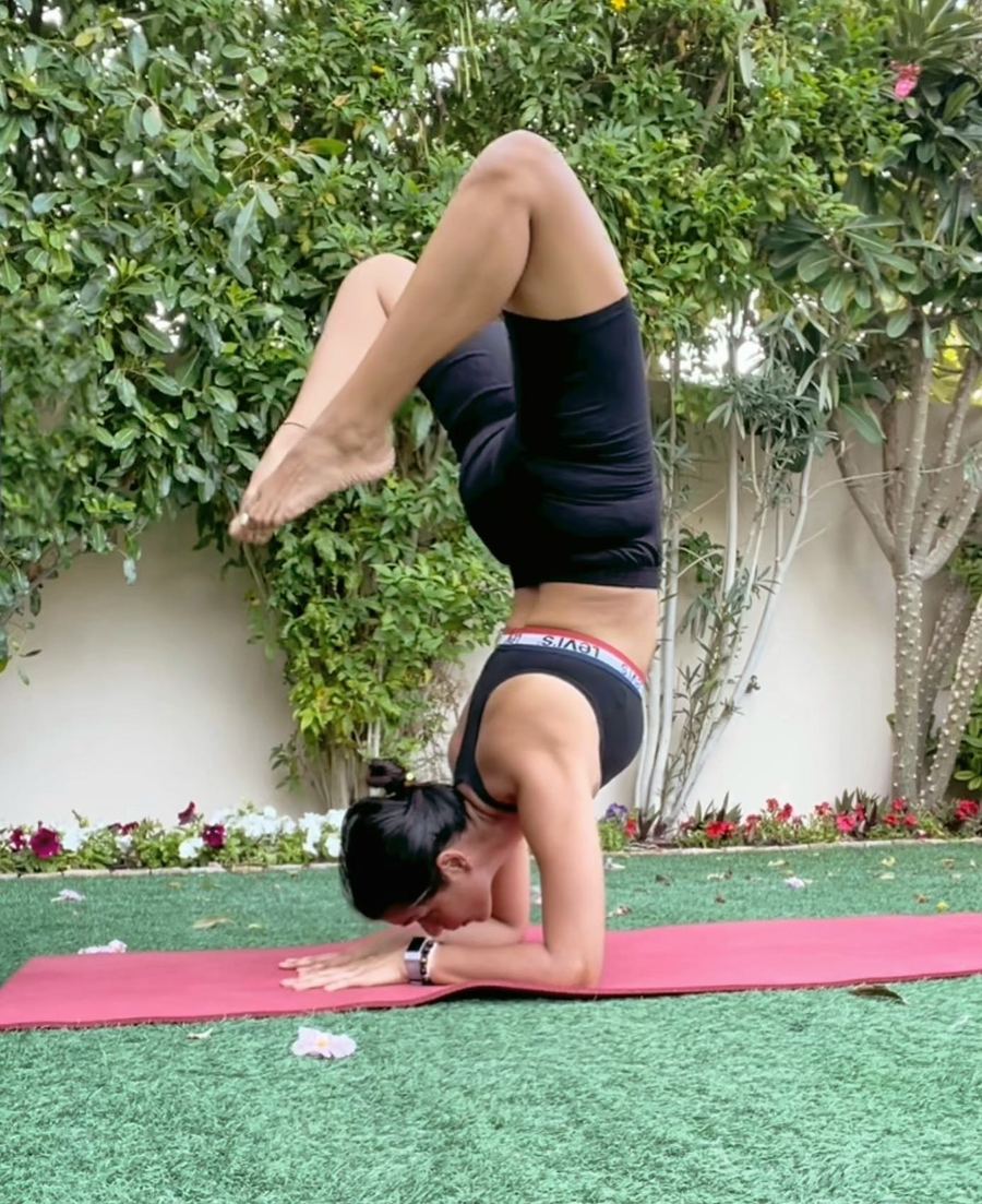 Aastha Chopra in Scorpion, first attempt (Vrschikasana), Garden, Dubai, February 2021