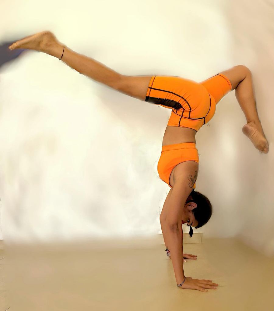 Aastha Chopra in Stag handstand (Adho Mukha Vrksasana), Home, Dubai, October 2021