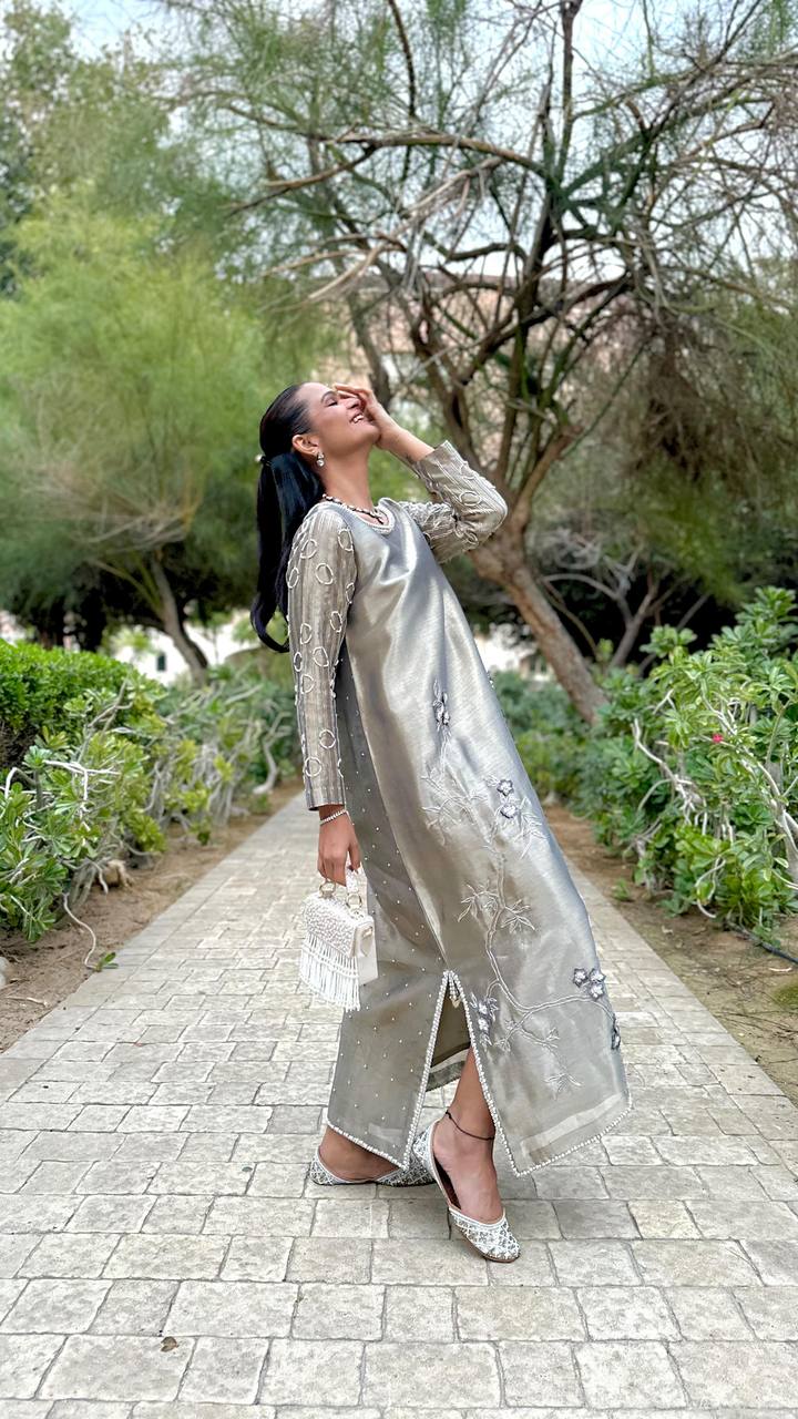 Where can you buy abayas in Dubai?