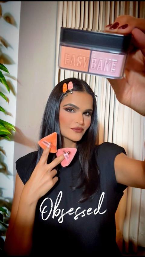 Unboxing @hudabeauty's NEW Easy Bake Duos, the duo I never knew I needed but now can't live without!